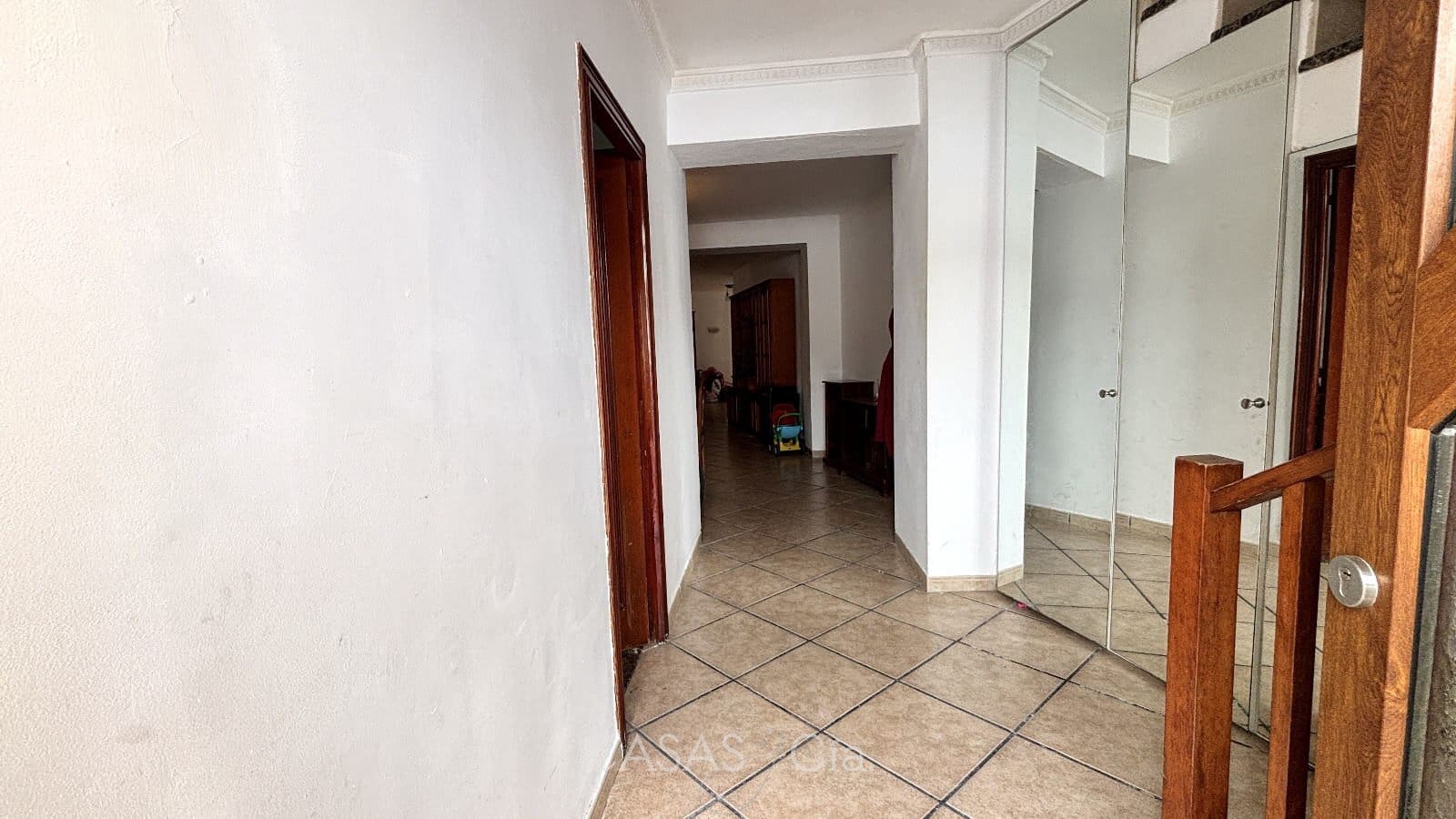 4 slaapkamer Huis te koop in Oliva met garage - € 199.000 (Ref: 9726904)