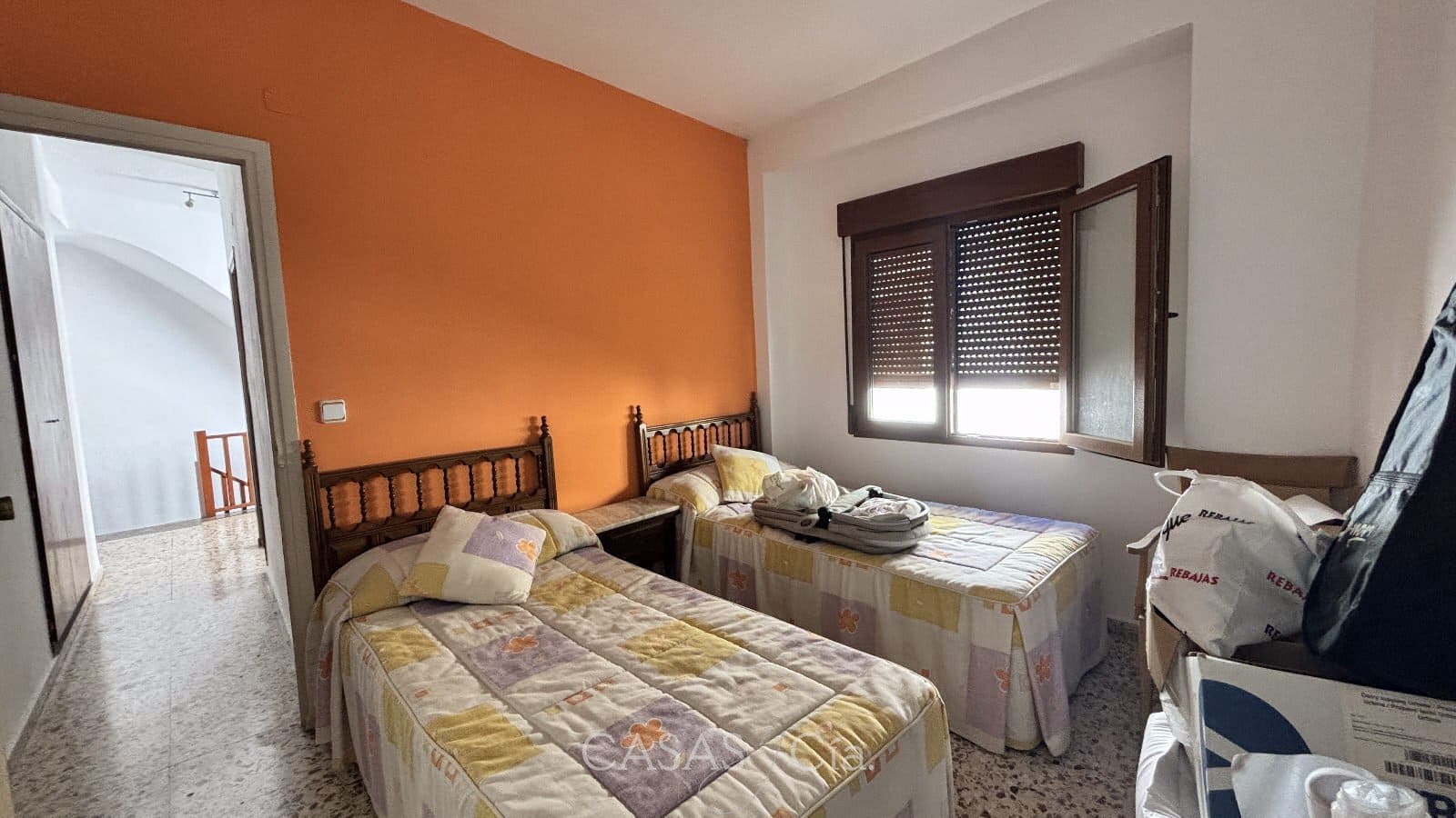 4 slaapkamer Huis te koop in Oliva met garage - € 199.000 (Ref: 9726904)