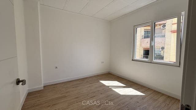 Apartamento de 3 habitaciones en Oliva en venta - 115.000 € (Ref: 9740070)