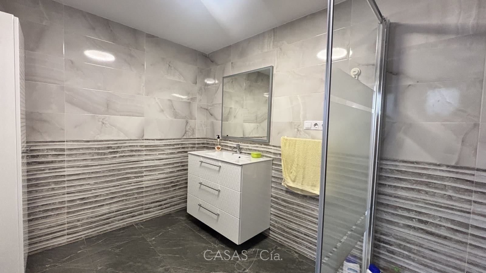 3 quarto Casa em Banda para venda em Oliva com garagem - 159 950 € (Ref: 9813445)