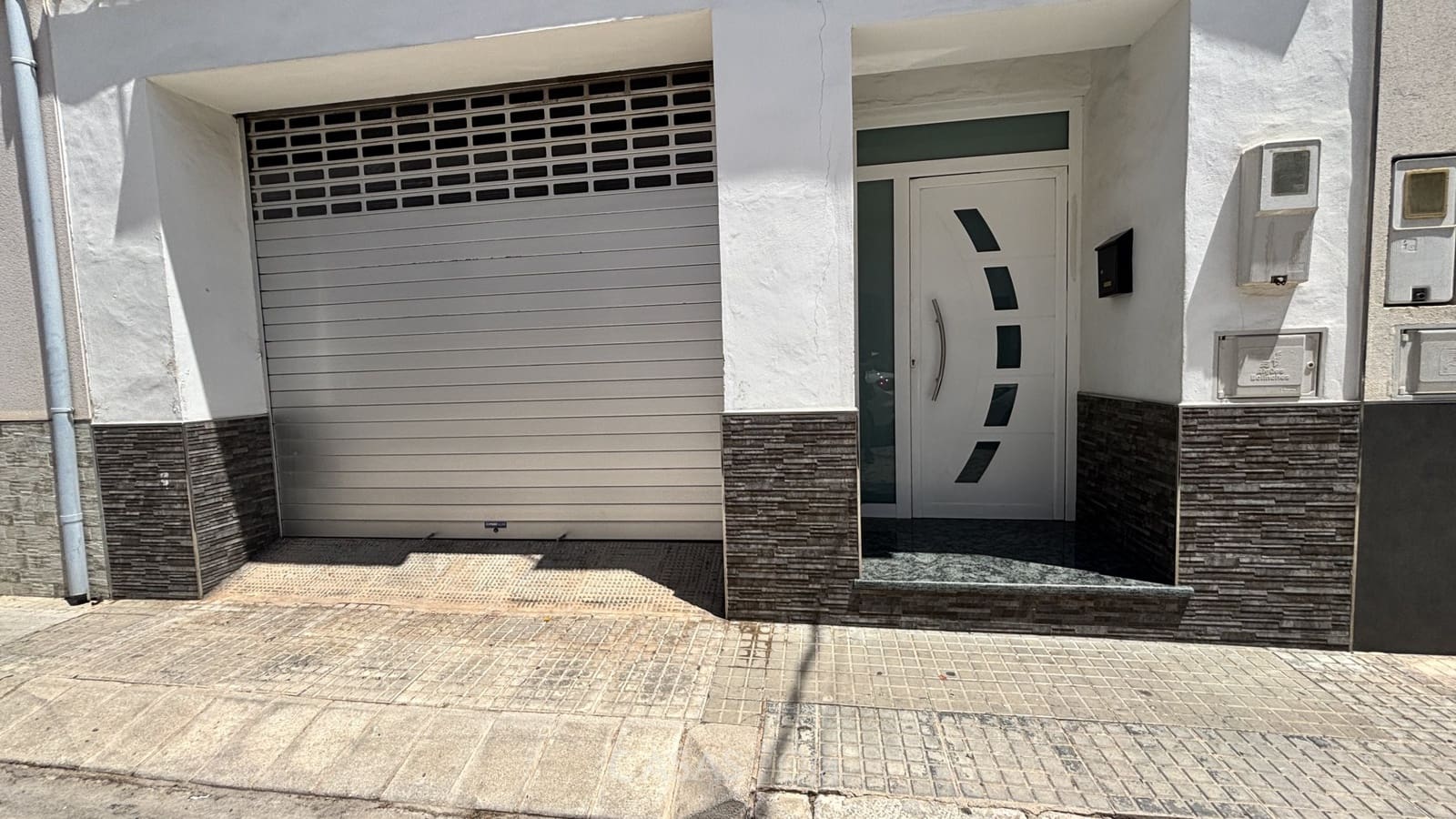 4 slaapkamer Huis te koop in Oliva met garage - € 229.000 (Ref: 9885209)