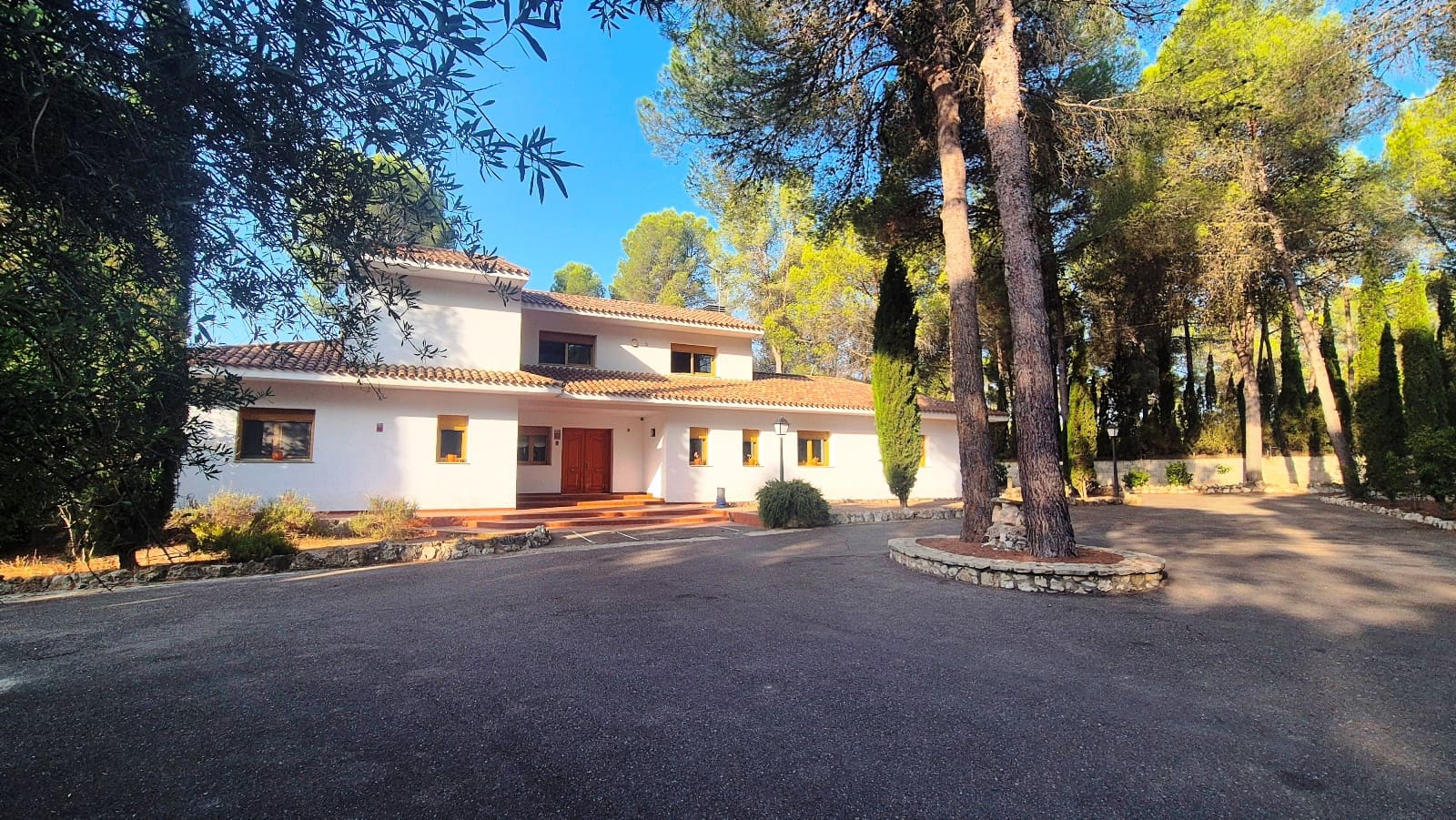 4 bedroom Villa for sale in Ontinyent with pool garage - € 620,000 (Ref: 10007499)