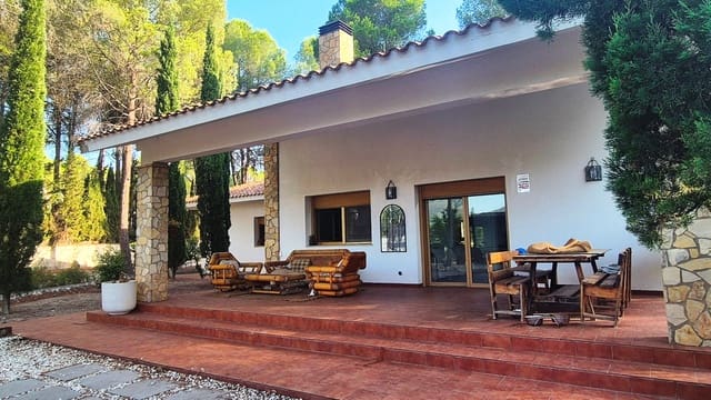 4 bedroom Villa for sale in Ontinyent with pool garage - € 620,000 (Ref: 10007499)