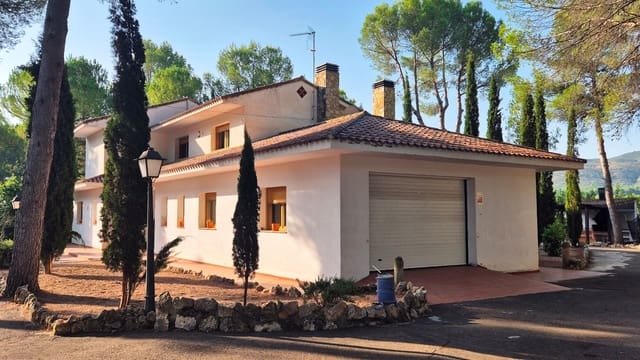 4 bedroom Villa for sale in Ontinyent with pool garage - € 620,000 (Ref: 10007499)