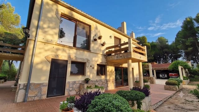 6 Zimmer Villa zu verkaufen in Ontinyent mit Pool Garage - 598.000 € (Ref: 10038563)