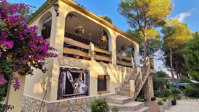 6 Zimmer Villa zu verkaufen in Ontinyent mit Pool Garage - 598.000 € (Ref: 10038563)