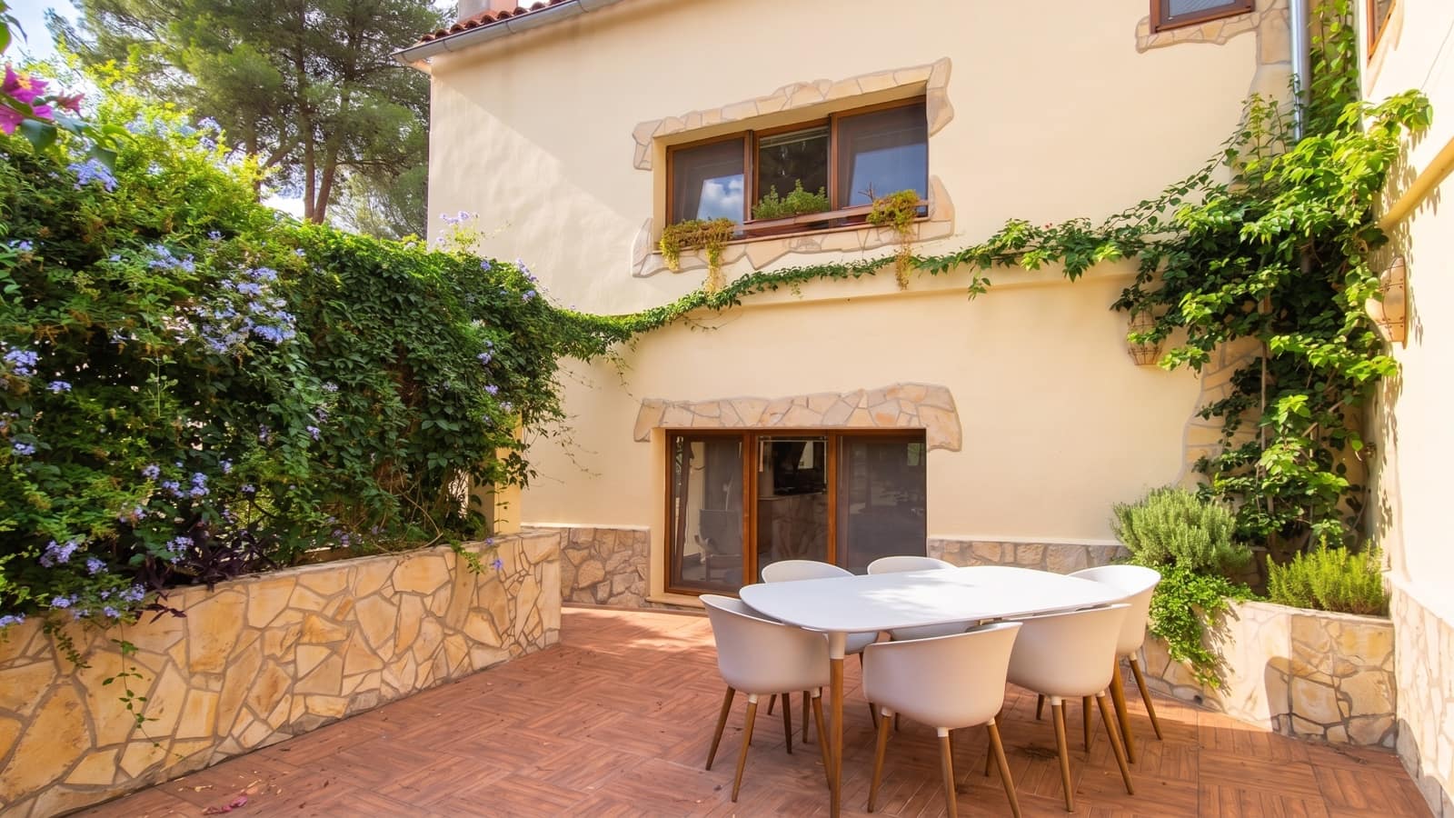 6 Zimmer Villa zu verkaufen in Ontinyent mit Pool Garage - 598.000 € (Ref: 10038563)