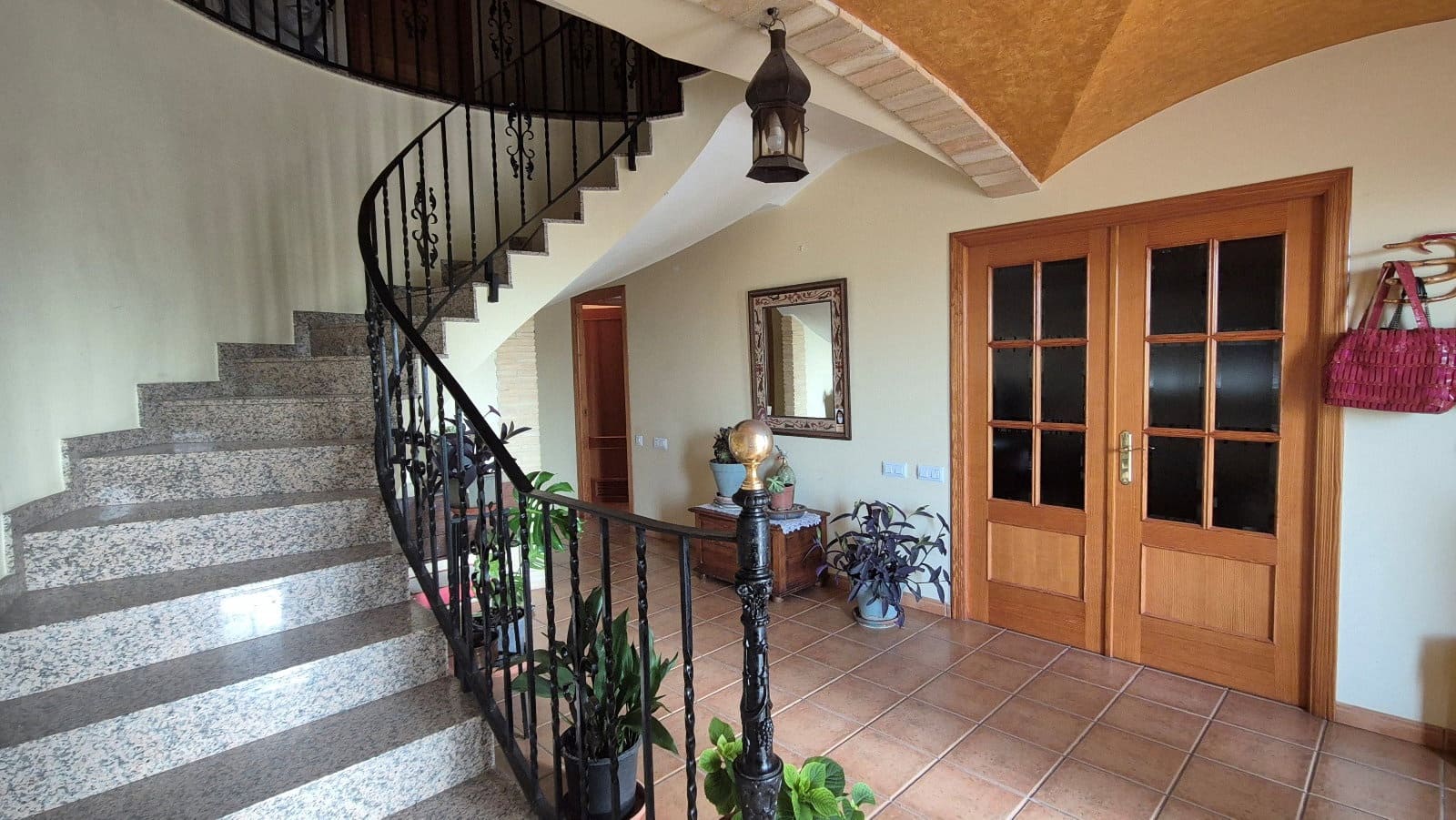 5 slaapkamer Villa te koop in Ontinyent met garage - € 350.000 (Ref: 10091429)