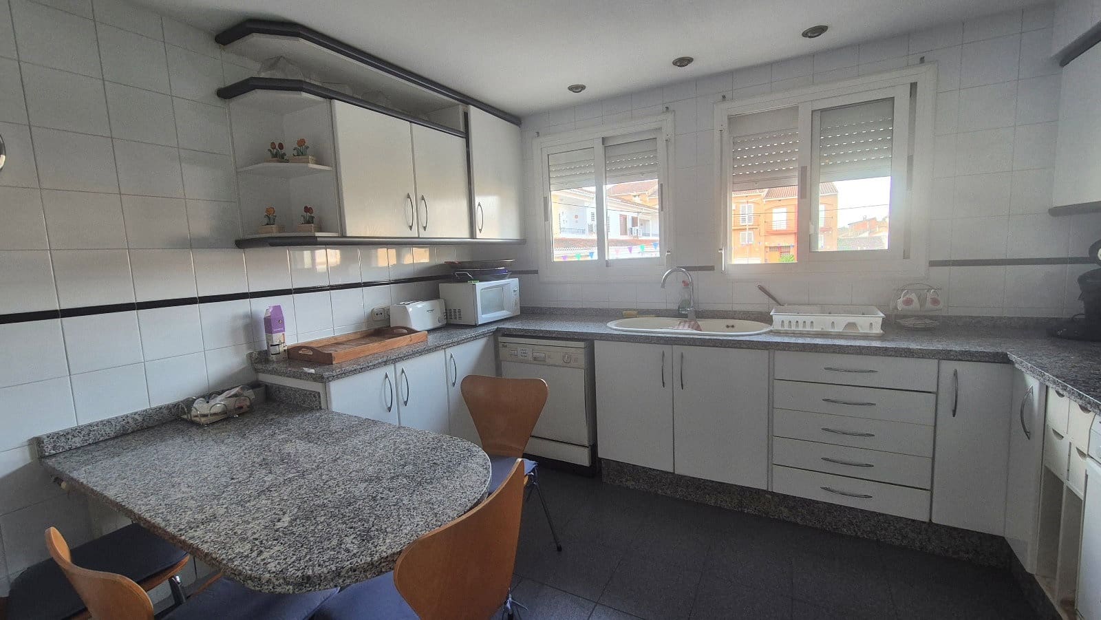 5 soveværelse Byhus til salg i Novele / Novetle med garage - € 265.000 (Ref: 10136392)