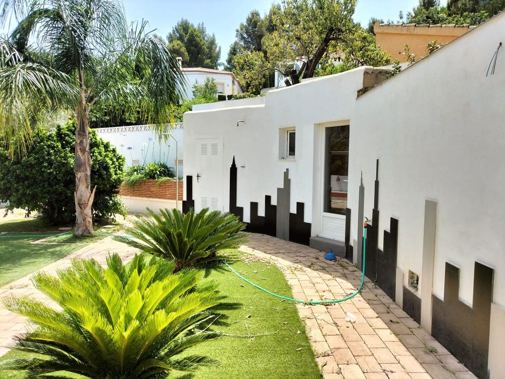 Chalet de 4 habitaciones en Dénia en venta con piscina - 650.000 € (Ref: 6951005)