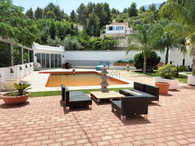 4 bedroom Villa for sale in Dénia with pool - € 650,000 (Ref: 6951005)