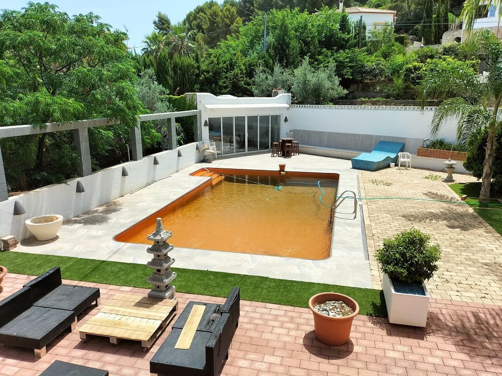 Chalet de 4 habitaciones en Dénia en venta con piscina - 650.000 € (Ref: 6951005)