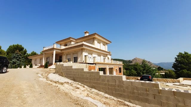 6 slaapkamer Villa te koop in Cocentaina met zwembad - € 670.000 (Ref: 7742217)