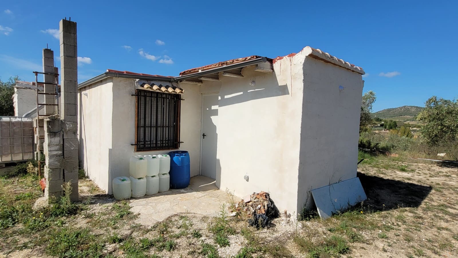 Grunde uden byggetilladelser til salg i Ontinyent - € 35.000 (Ref: 7869147)
