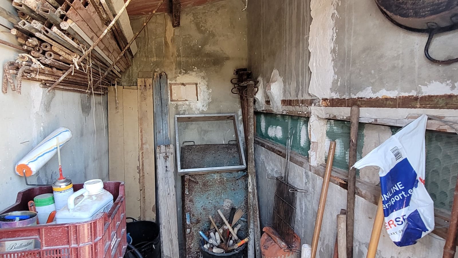 Grunde uden byggetilladelser til salg i Ontinyent - € 35.000 (Ref: 7869147)