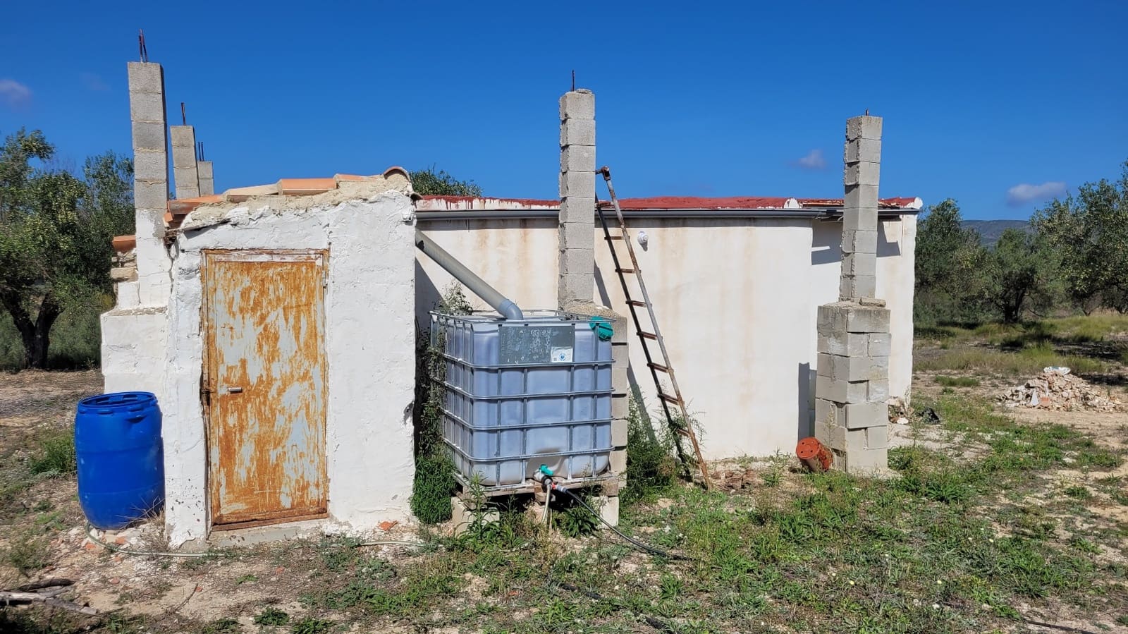 Grunde uden byggetilladelser til salg i Ontinyent - € 35.000 (Ref: 7869147)