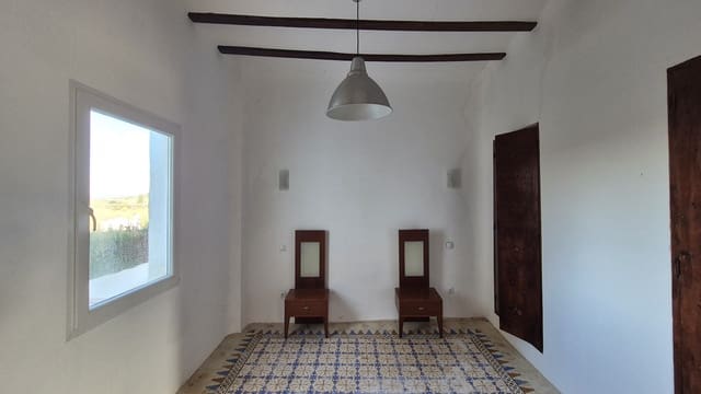 5 makuuhuone Huvila myytävänä paikassa Albaida mukana 
autotalli - 160 000 € (Ref: 8010043)