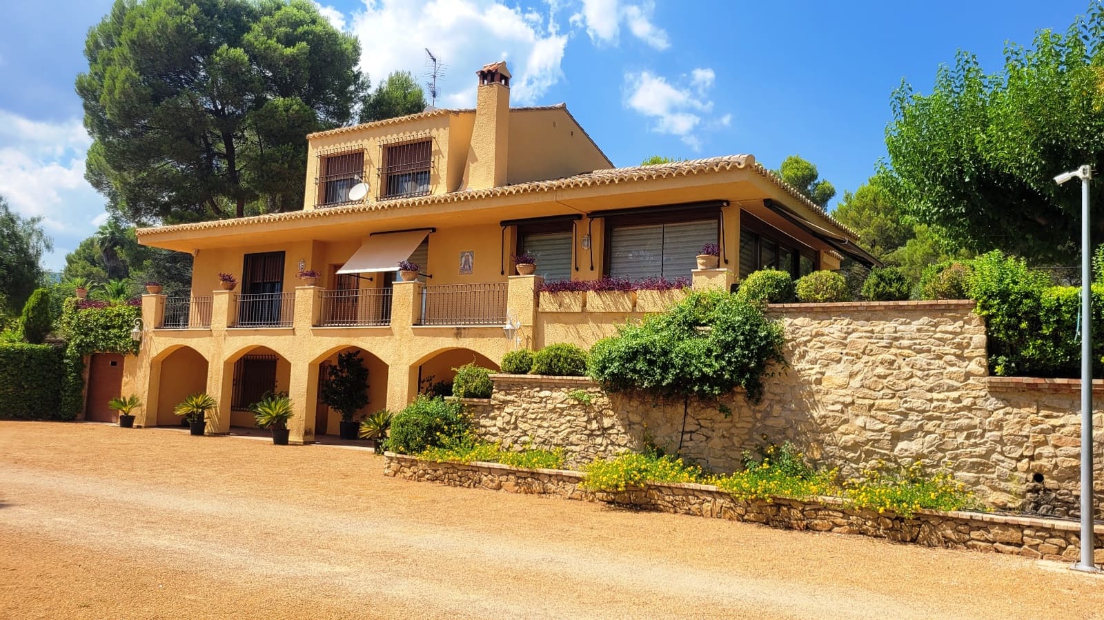 5 soveværelse Villa til salg i Ontinyent med swimmingpool garage - € 900.000 (Ref: 8059250)