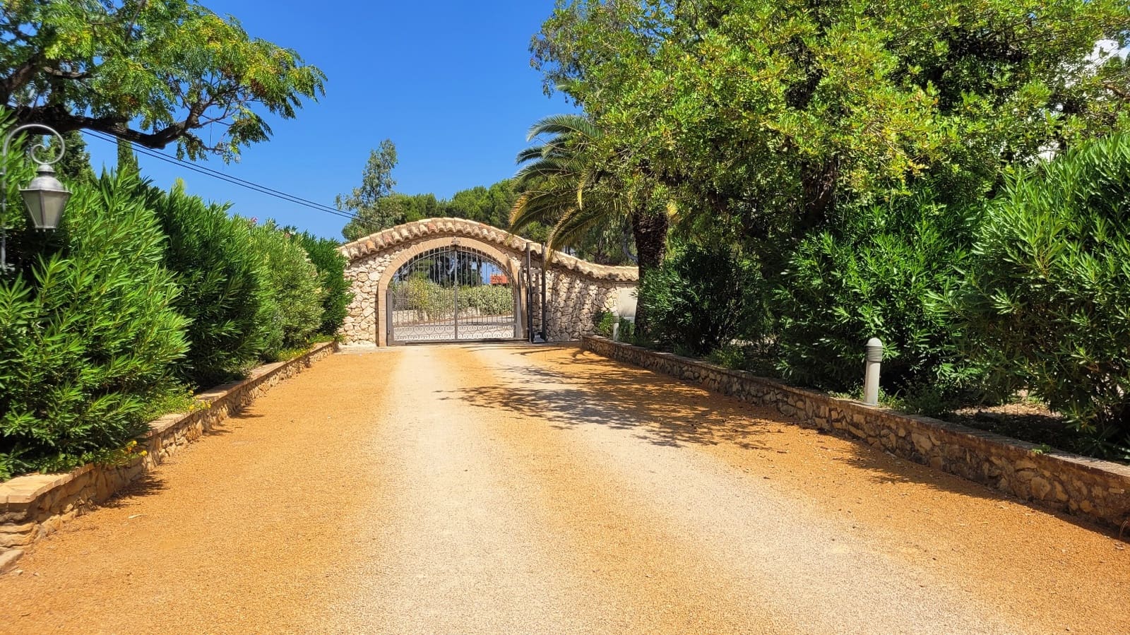 5 soveværelse Villa til salg i Ontinyent med swimmingpool garage - € 900.000 (Ref: 8059250)