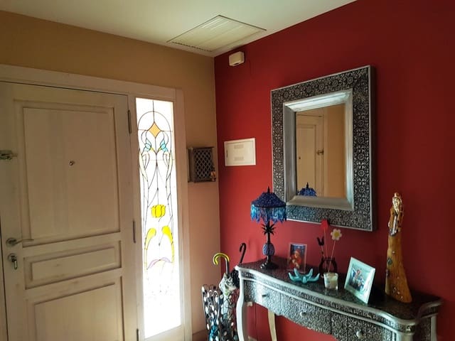 Chalet de 4 habitaciones en Bufalí en venta con garaje - 306.000 € (Ref: 8122887)