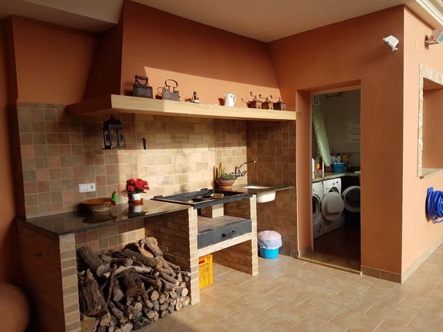 Chalet de 4 habitaciones en Bufalí en venta con garaje - 306.000 € (Ref: 8122887)