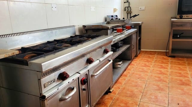 10 soverom Finca/Herregård til salgs i Bocairent med garasje - € 1 900 000 (Ref: 8180948)