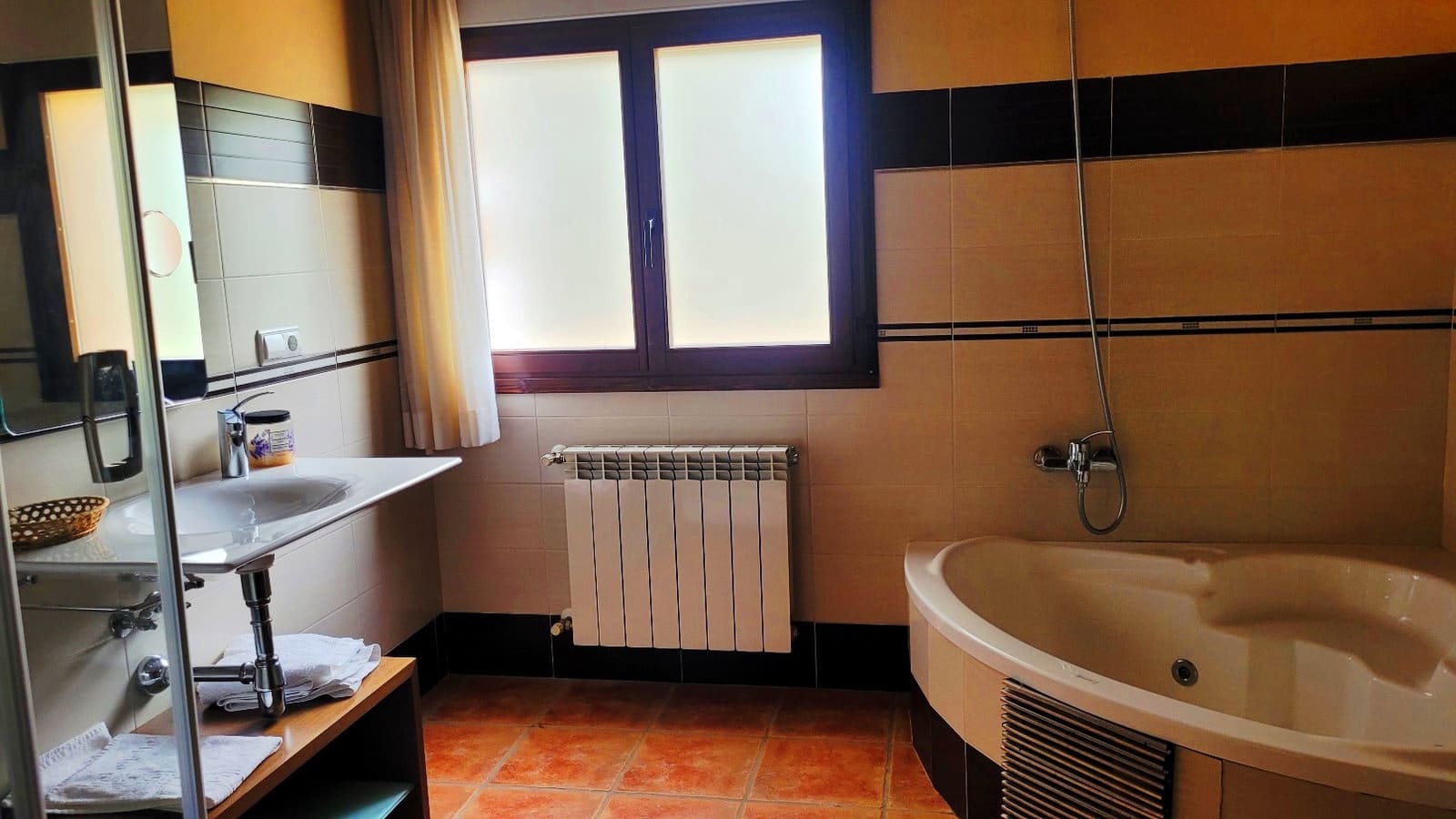 10 bedroom Finca/Country House for sale in Bocairent with garage - € 1,250,000 (Ref: 8180948)
