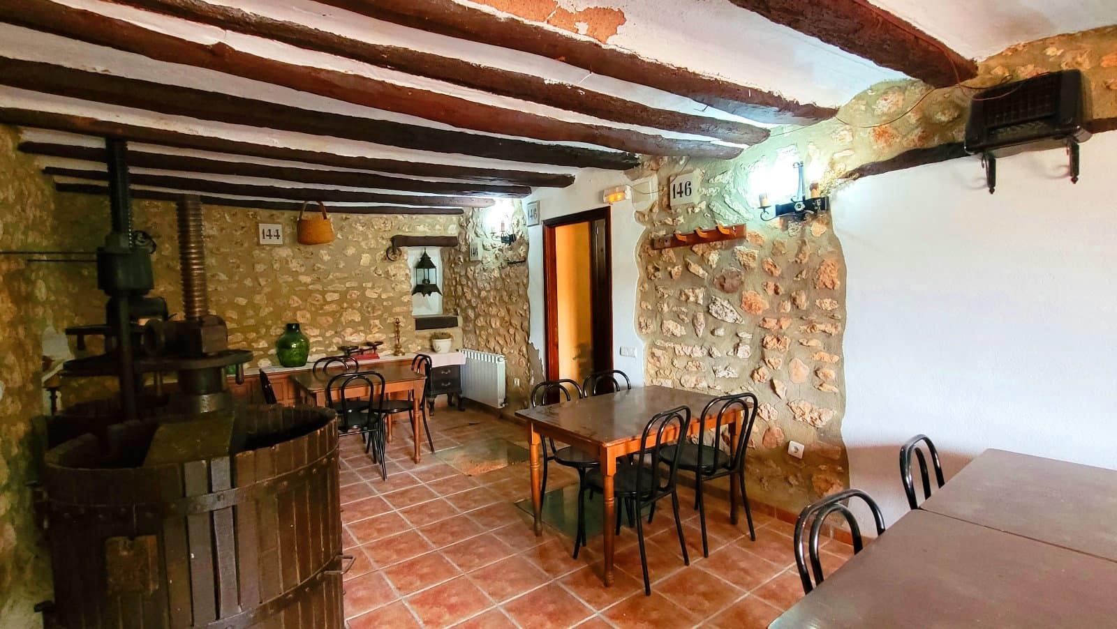 10 bedroom Finca/Country House for sale in Bocairent with garage - € 1,250,000 (Ref: 8180948)