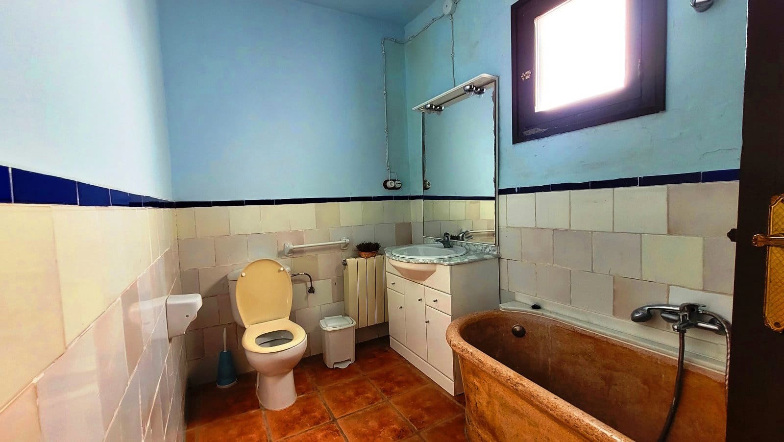 10 bedroom Finca/Country House for sale in Bocairent with garage - € 1,250,000 (Ref: 8180948)