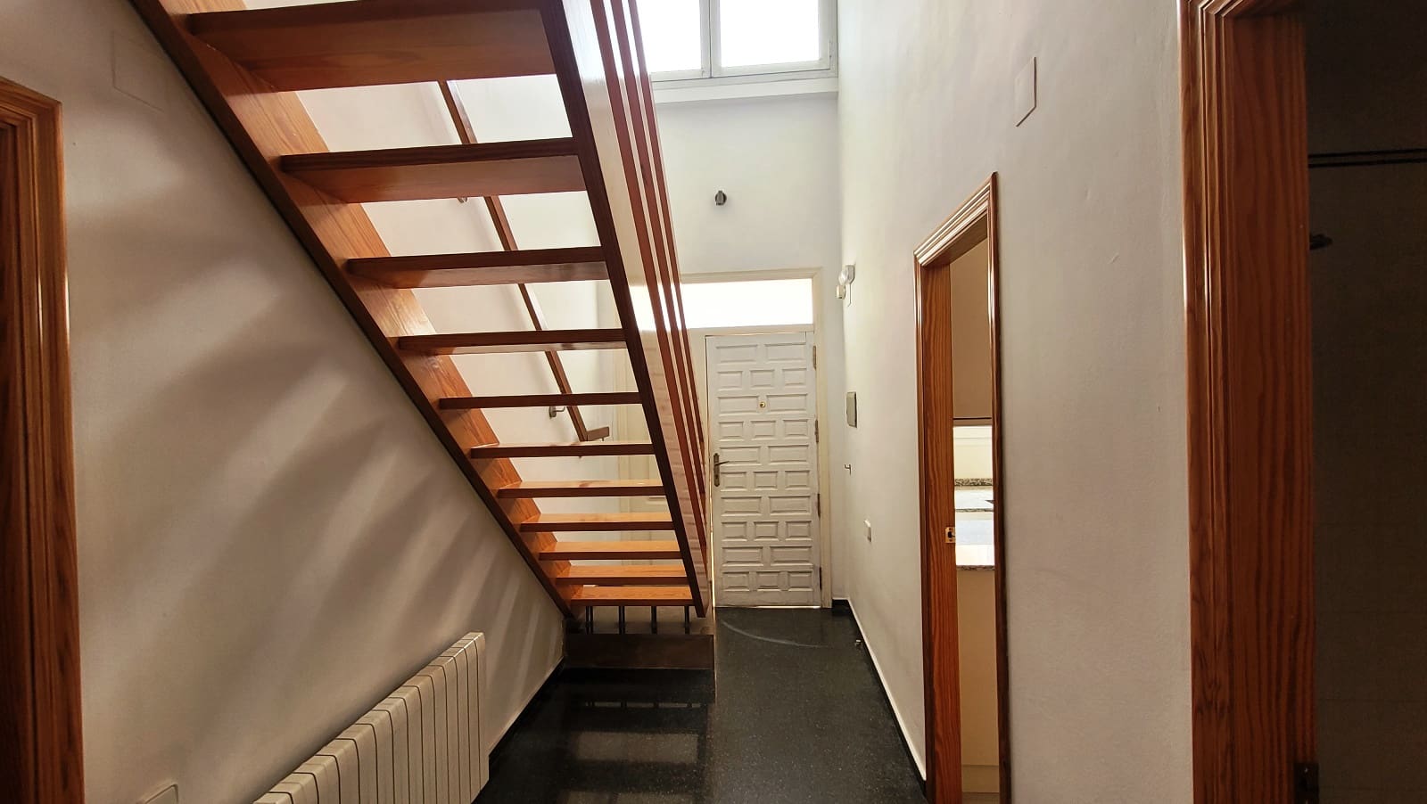 4 bedroom Terraced Villa for rent in Fontanars dels Alforins with garage - € 650 (Ref: 8353232)