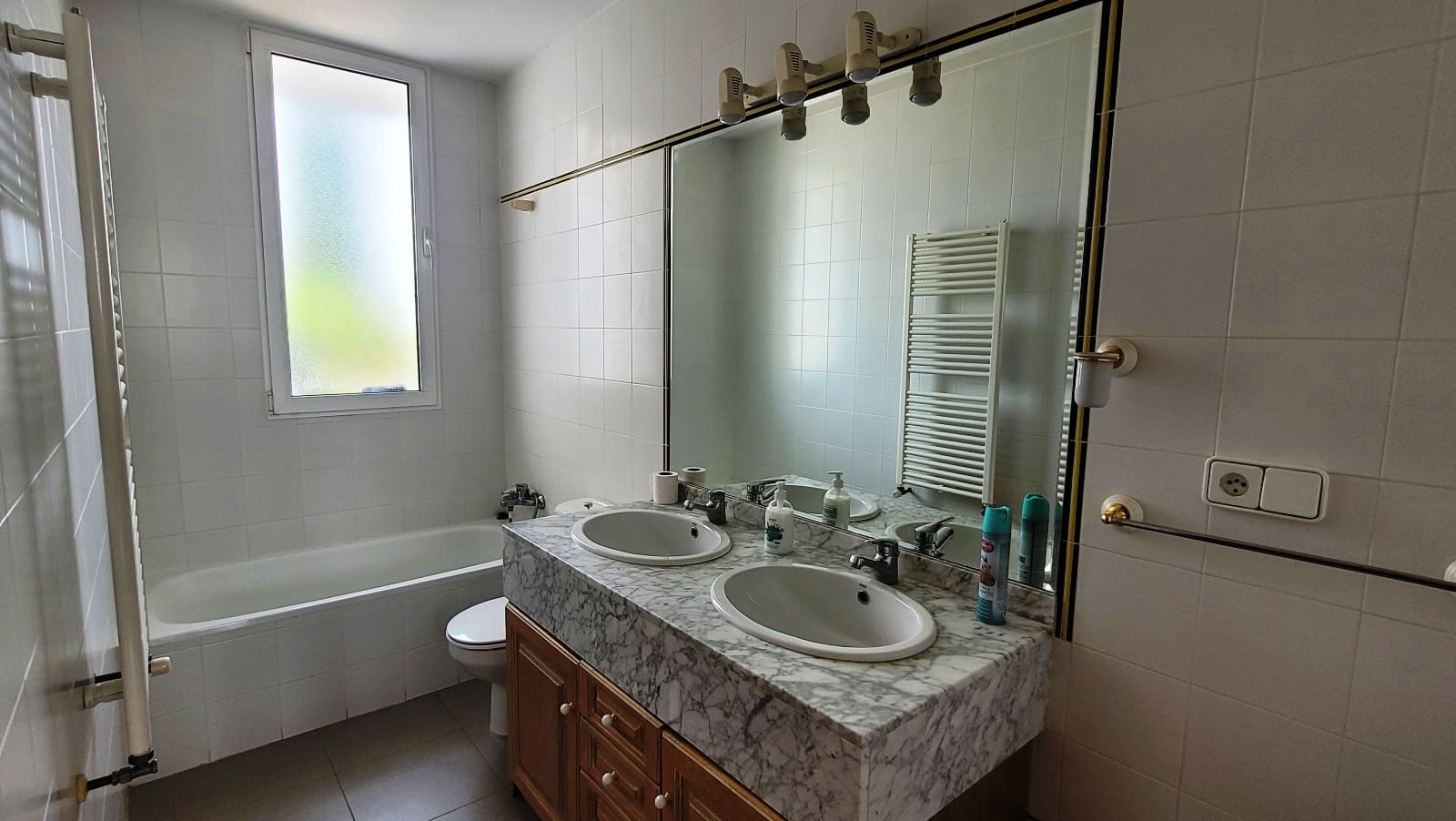 4 bedroom Terraced Villa for rent in Fontanars dels Alforins with garage - € 650 (Ref: 8353232)
