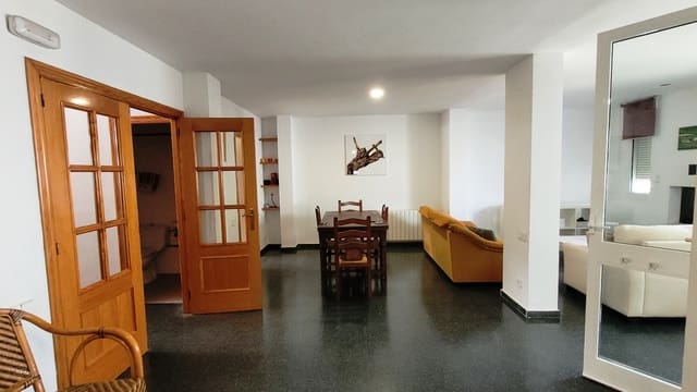 4 bedroom Terraced Villa for rent in Fontanars dels Alforins with garage - € 650 (Ref: 8353232)