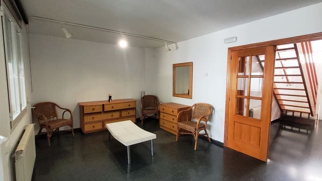 4 bedroom Terraced Villa for rent in Fontanars dels Alforins with garage - € 650 (Ref: 8353232)