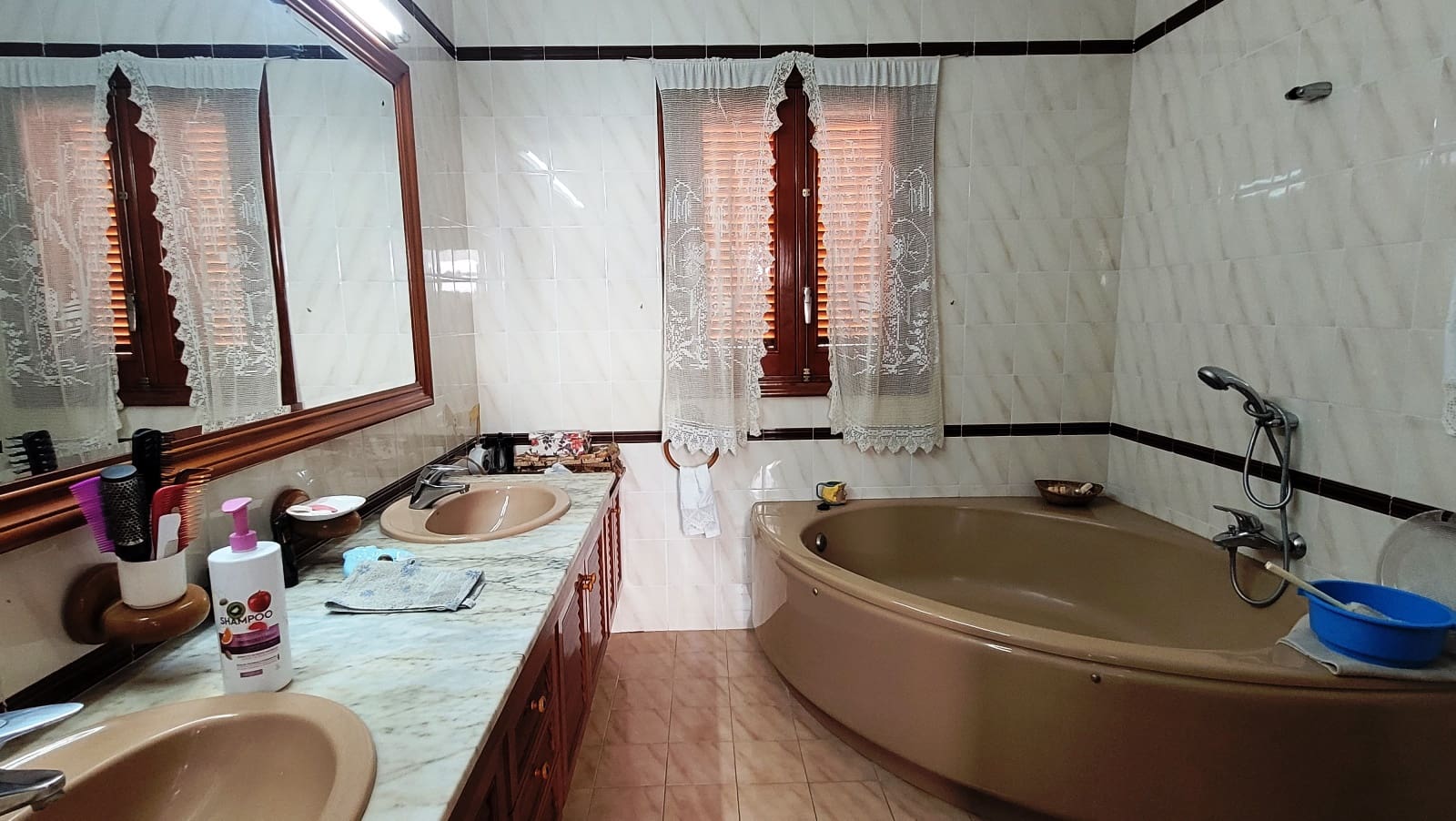 4 soveværelse Villa til salg i Alberic med swimmingpool garage - € 370.000 (Ref: 8404222)