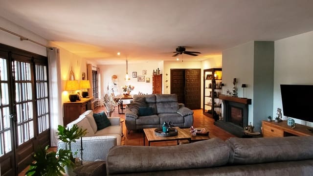 7 soverom Villa til salgs i Ontinyent med svømmebasseng garasje - € 725 000 (Ref: 8458249)