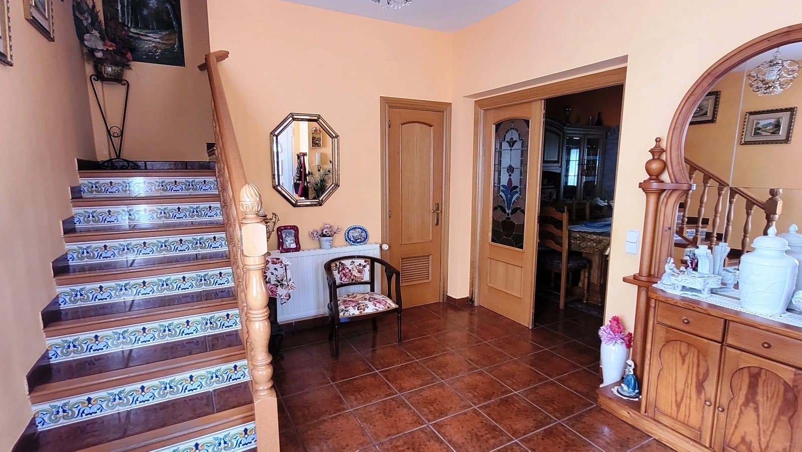 5 sypialnia Willa na sprzedaż w Ontinyent z basenem garażem - 385 000 € (Ref: 8742534)