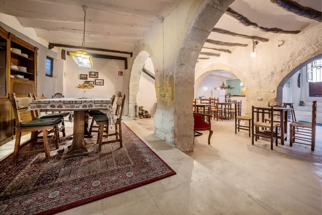 6 bedroom Townhouse for sale in Cocentaina - € 300,000 (Ref: 8847037)