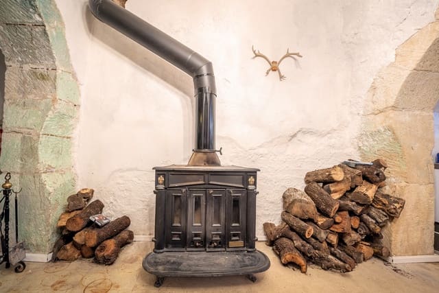 6 bedroom Townhouse for sale in Cocentaina - € 300,000 (Ref: 8847037)