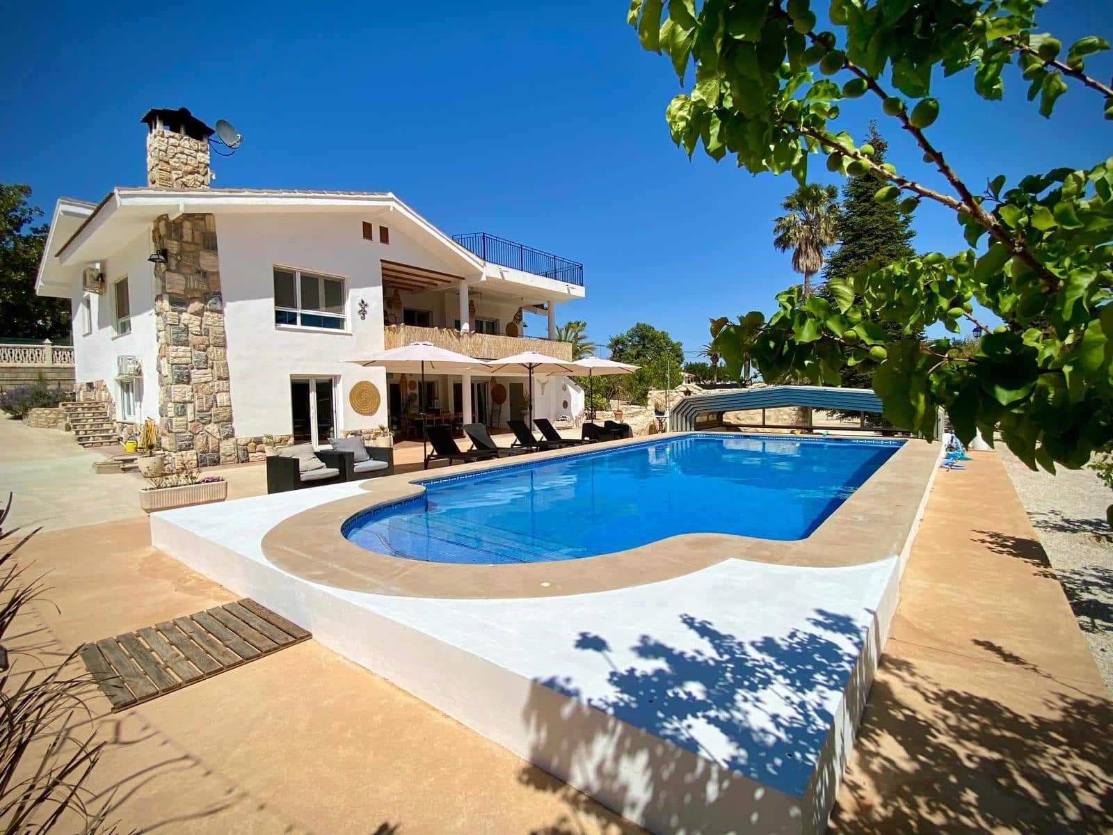 5 soveværelse Villa til salg i Ontinyent med swimmingpool - € 495.000 (Ref: 8884934)