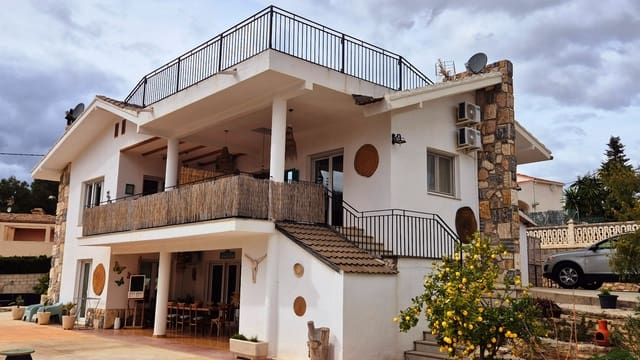 5 soverom Villa til salgs i Ontinyent med svømmebasseng - € 530 000 (Ref: 8884934)