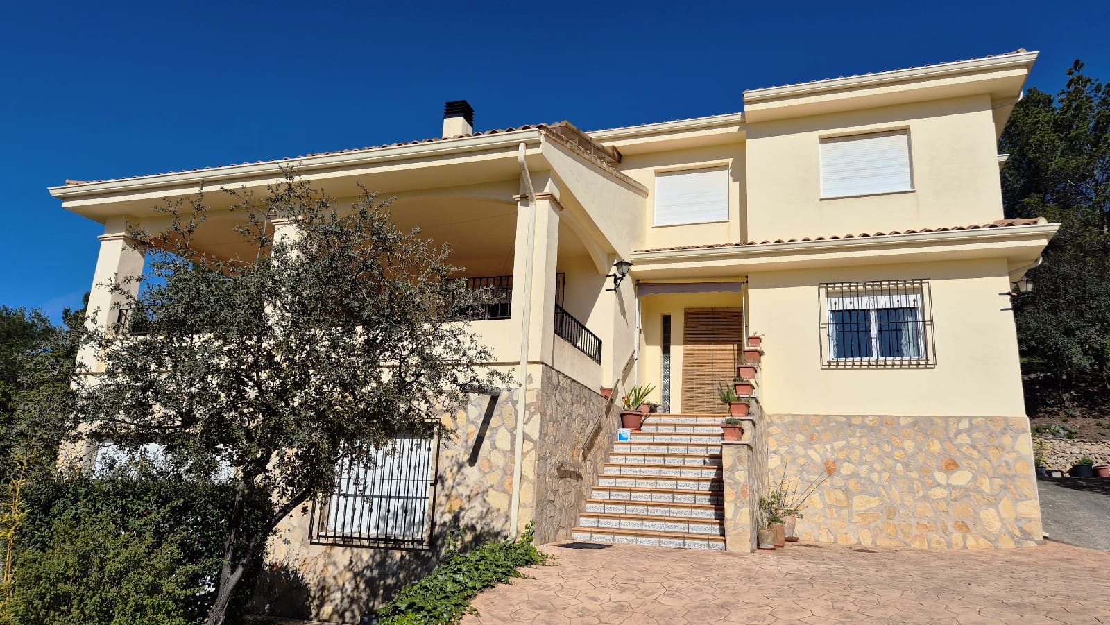 5 soveværelse Villa til salg i Bocairent med swimmingpool garage - € 376.000 (Ref: 8929698)