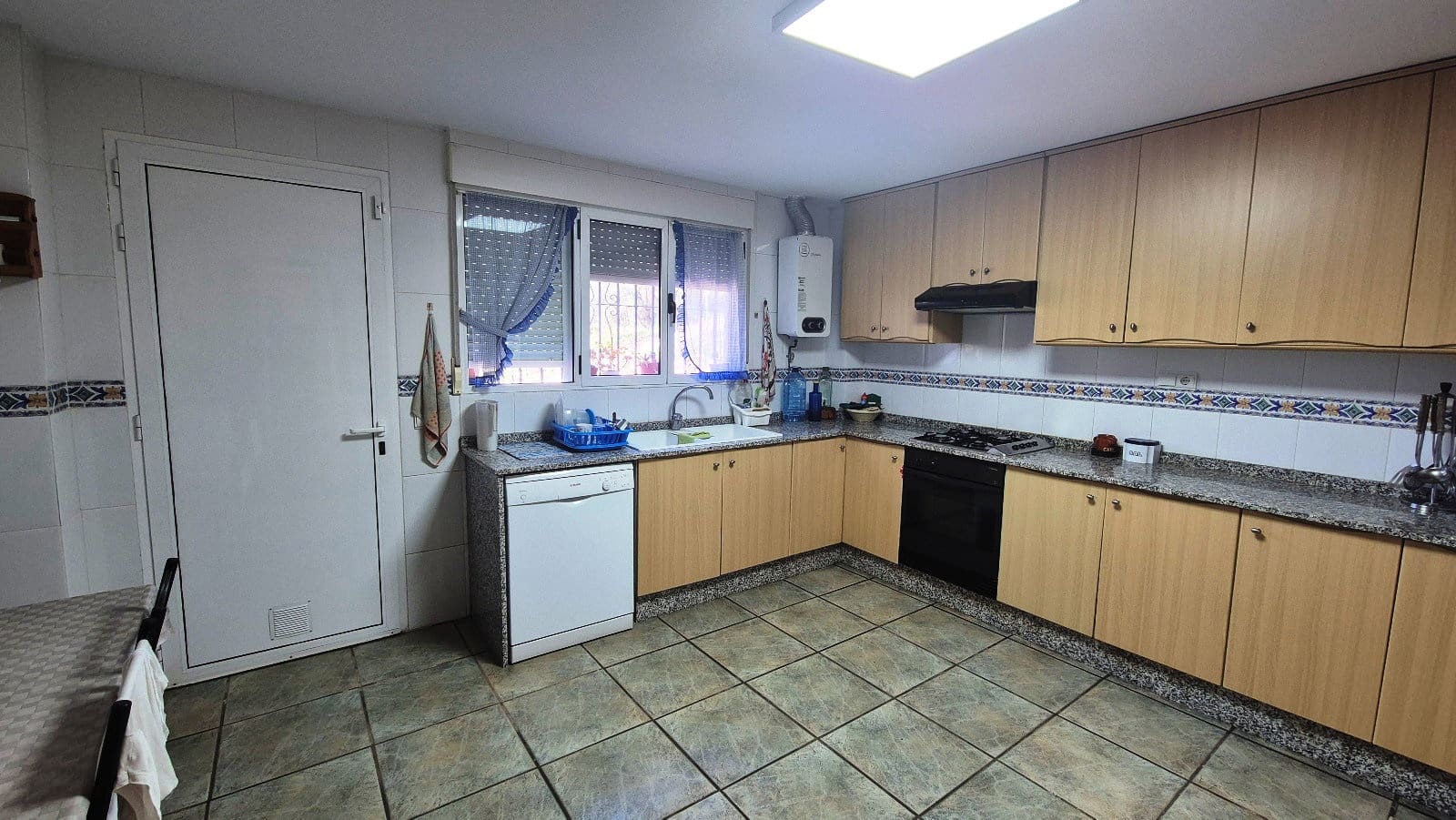 5 sypialnia Willa na sprzedaż w Bocairent z basenem garażem - 376 000 € (Ref: 8929698)