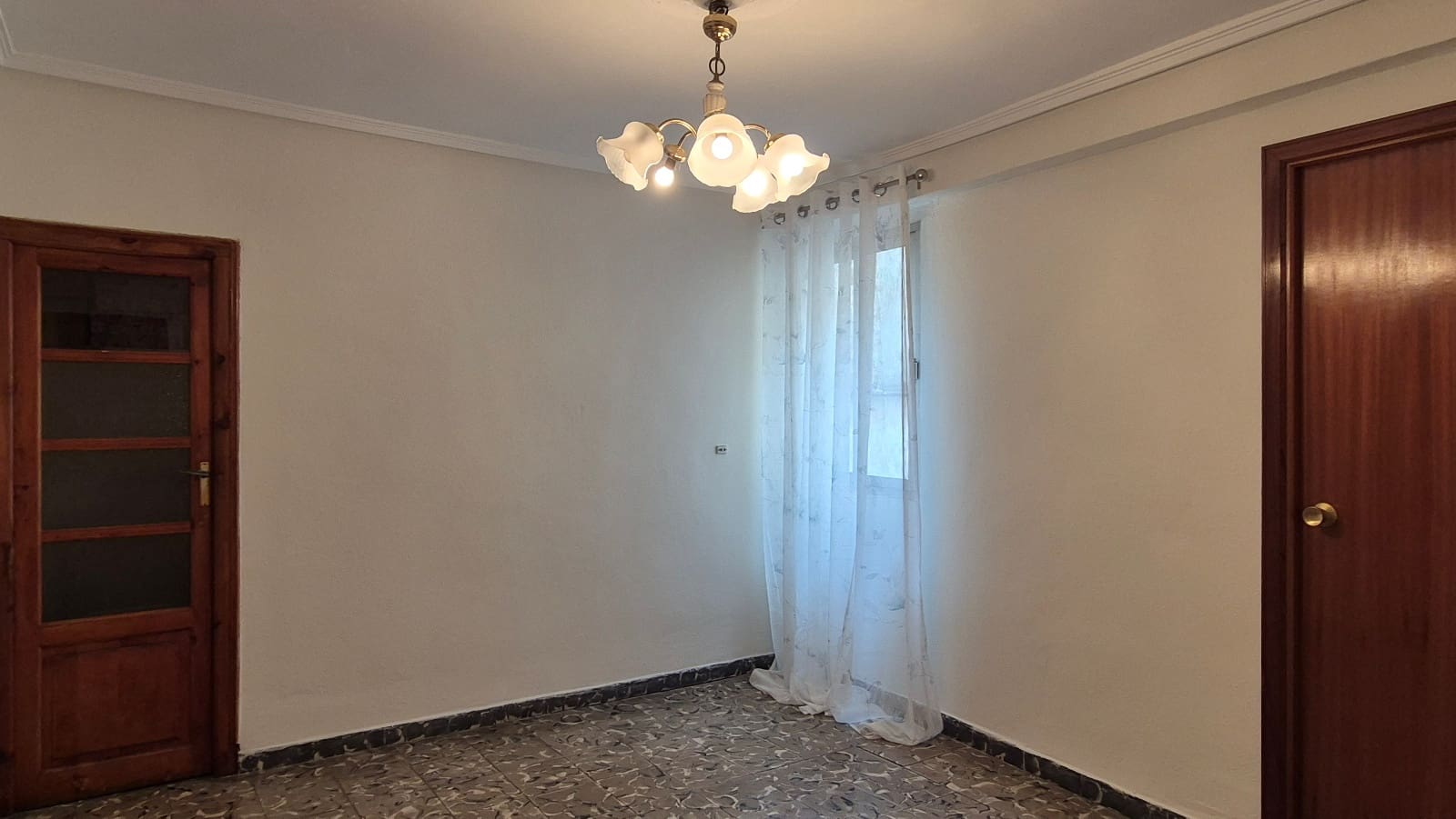 6 soveværelse Byhus til salg i Ontinyent - € 120.000 (Ref: 8956571)