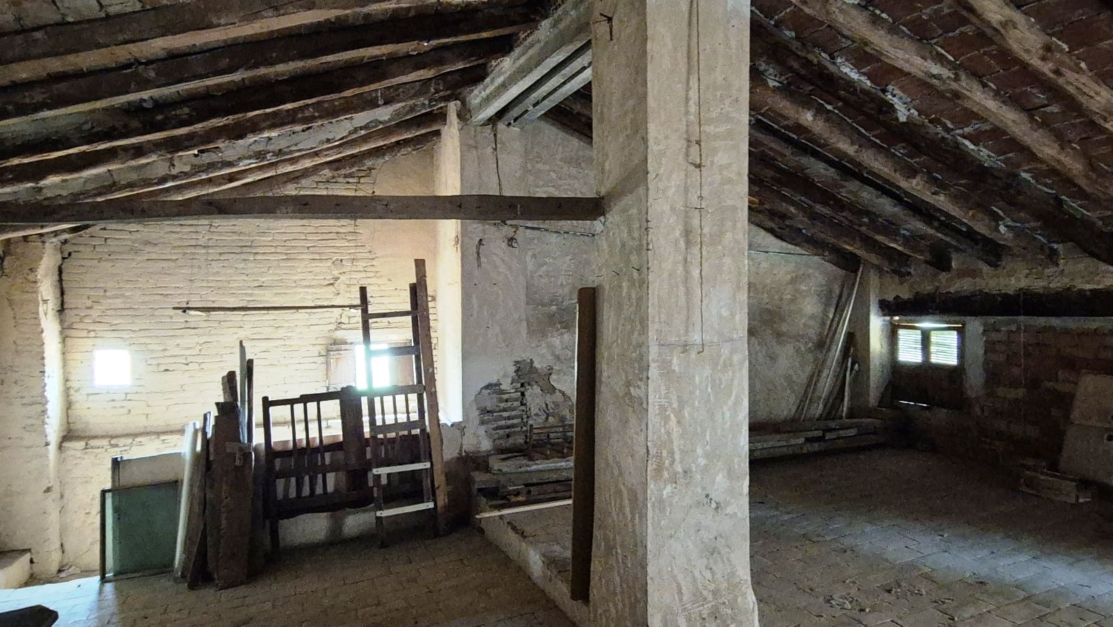 6 soveværelse Byhus til salg i Ontinyent - € 120.000 (Ref: 8956571)