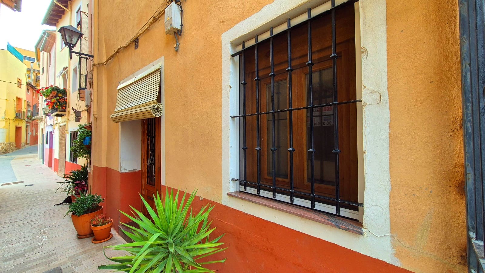 6 soveværelse Byhus til salg i Ontinyent - € 120.000 (Ref: 8956571)