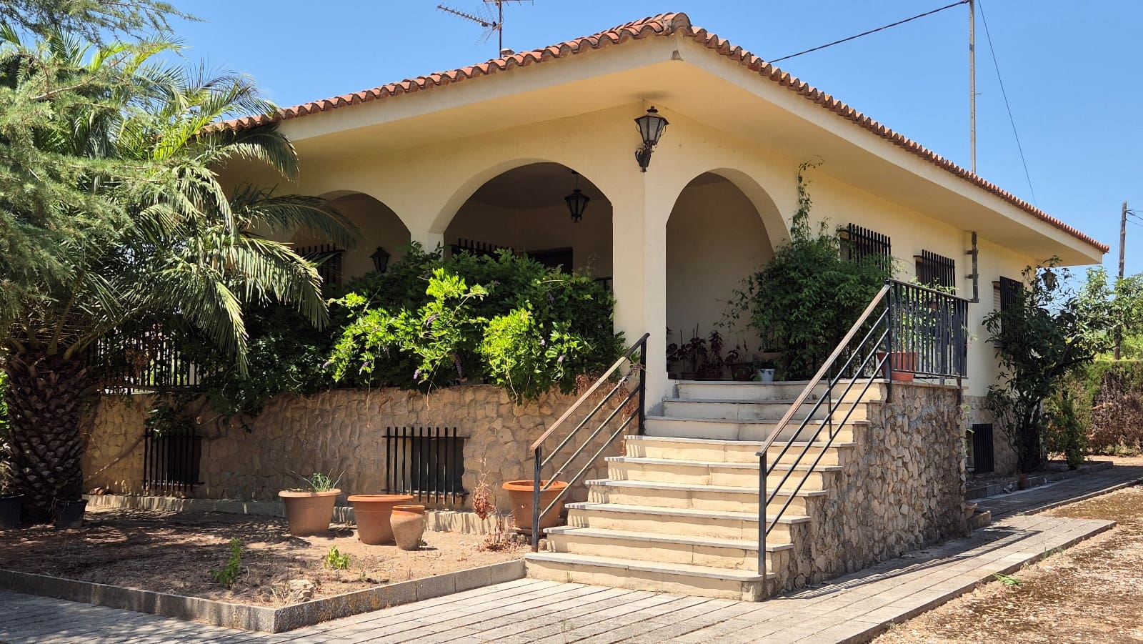 4 soveværelse Villa til salg i Ontinyent med swimmingpool garage - € 350.000 (Ref: 9143946)