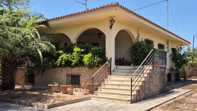 4 soverom Villa til salgs i Ontinyent med svømmebasseng garasje - € 350 000 (Ref: 9143946)