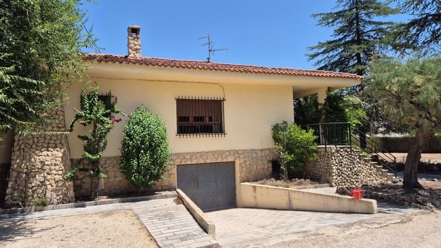 4 soverom Villa til salgs i Ontinyent med svømmebasseng garasje - € 350 000 (Ref: 9143946)