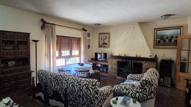 4 soverom Villa til salgs i Ontinyent med svømmebasseng garasje - € 350 000 (Ref: 9143946)