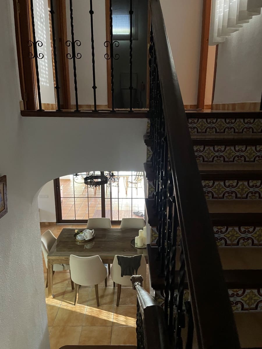 4 soveværelse Villa til salg i Ontinyent med swimmingpool garage - € 575.000 (Ref: 9144208)